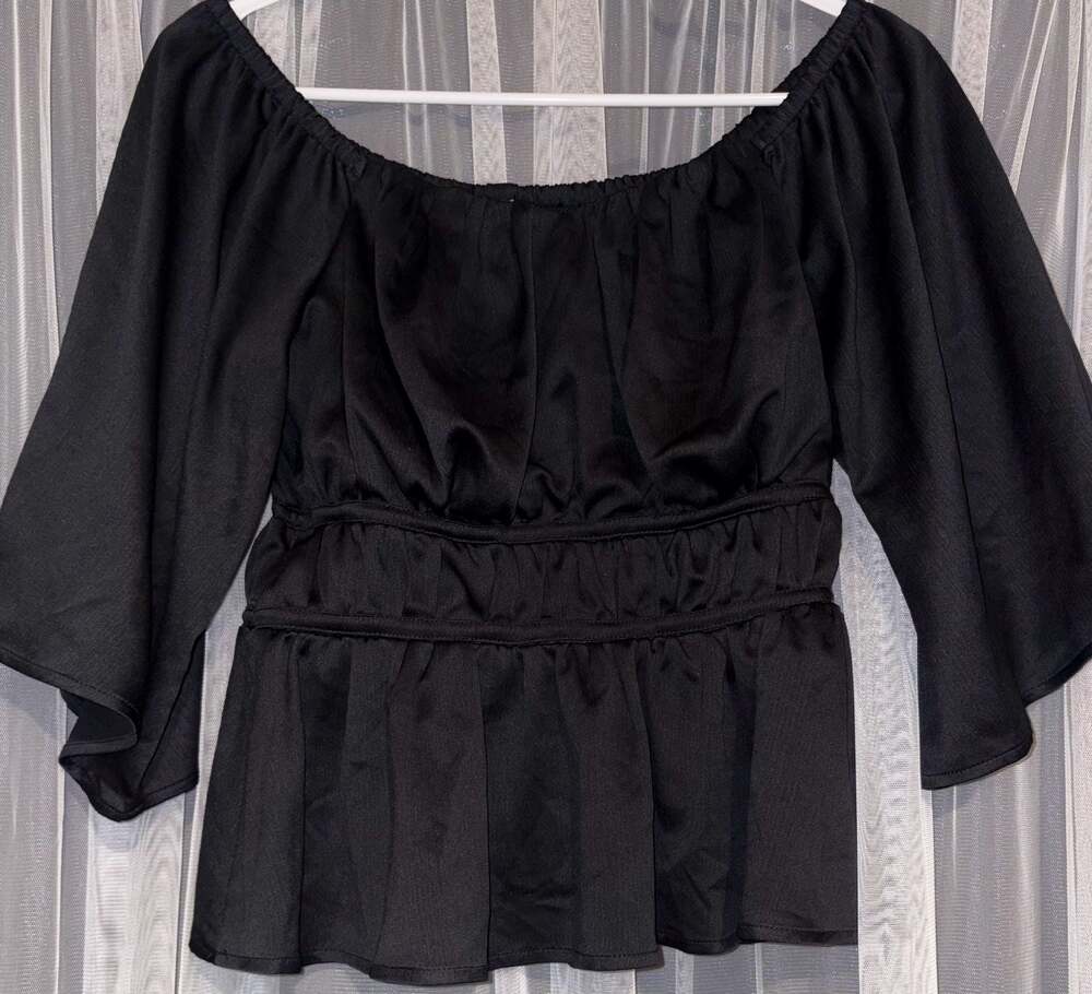 Sofia by Sofia Vergara Women's Off The Shoulder Peplum Top
